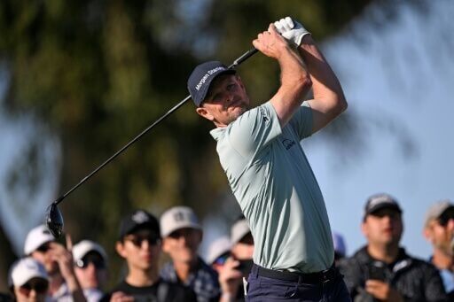 England's Justin Rose has the first-round lead in the US PGA Tour event at Torrey Pines