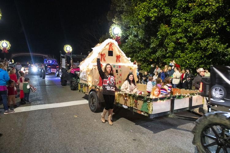 PHOTOS: Christmas on the Coosa