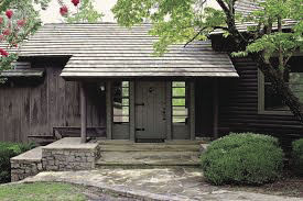 Council approves $229,000 bid on Guest House