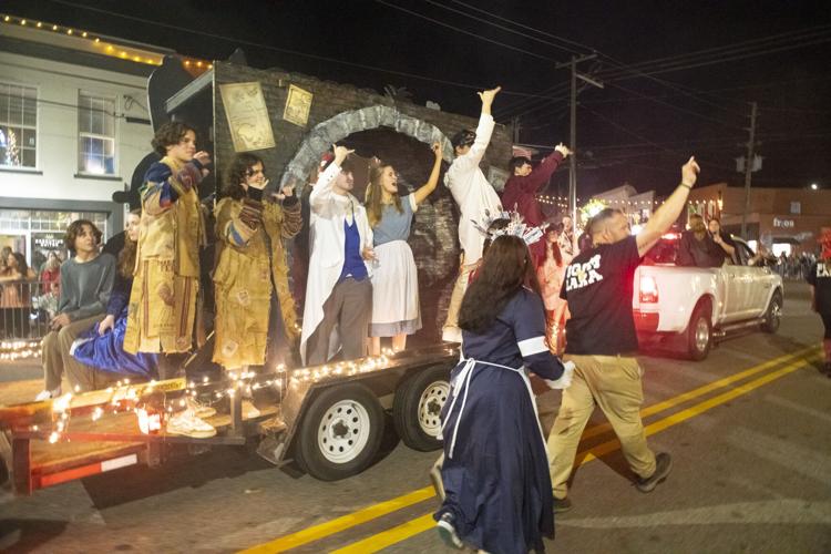 PHOTOS: Christmas on the Coosa