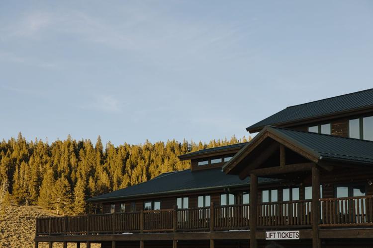 Meadowlark Lake & Ski Lodge