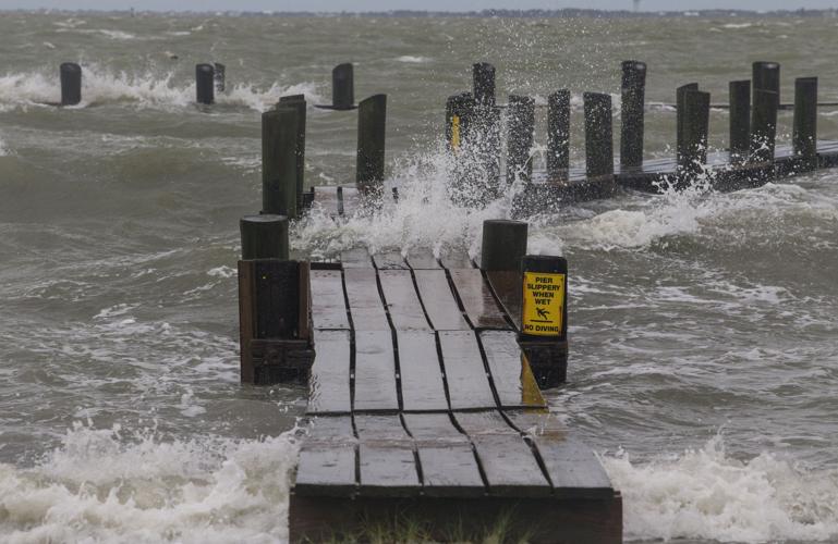 As Harvey arrives, officials anticipate days of flooding