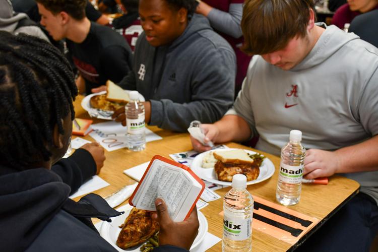 111925 kiwanis feeds brhs1.jpg