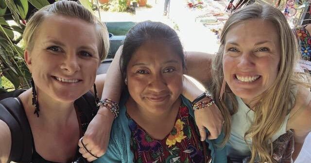 Negocios de Sheridan visitan a artesanos guatemaltecos