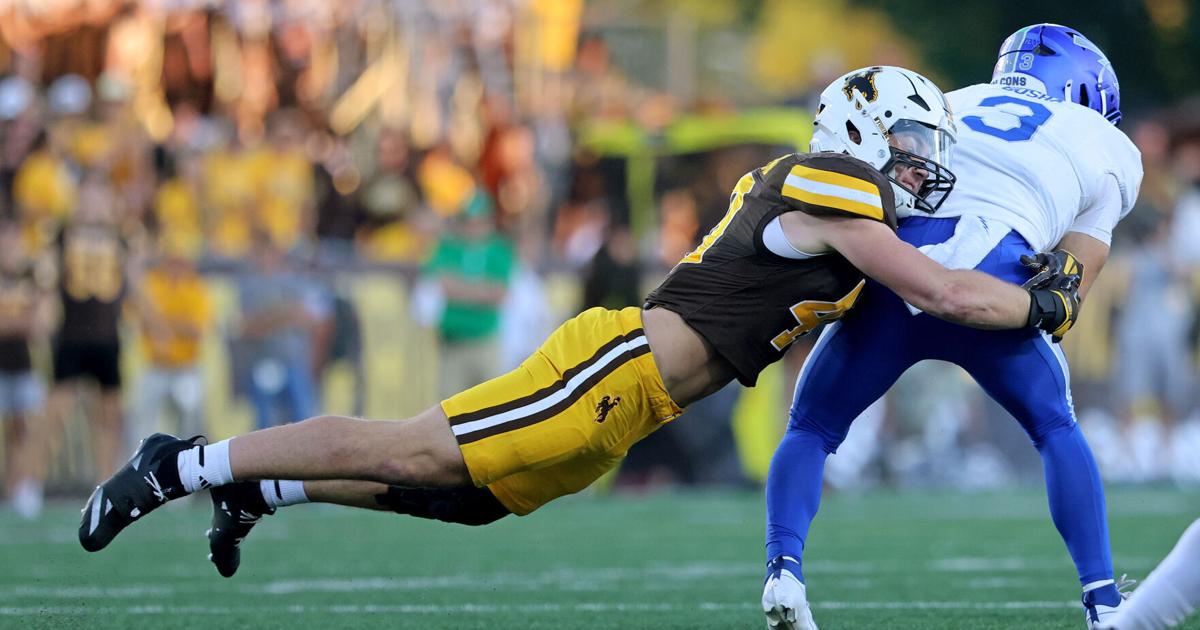 Bertagnole, defensive line ready for second-half push for Wyoming Bertagnole, defensive line ready for second-half push for Wyoming