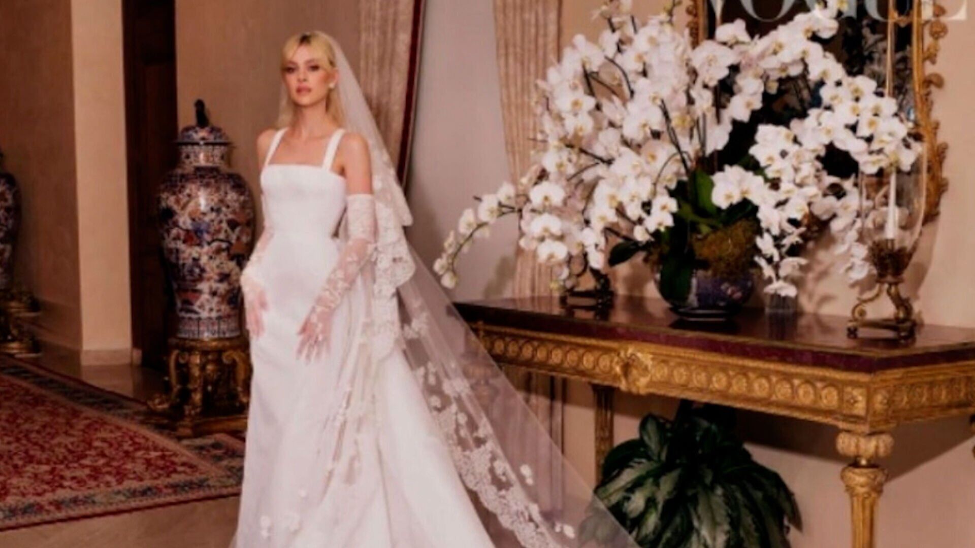 Claudia Schiffer honored to have inspired Nicola Peltz s wedding dress