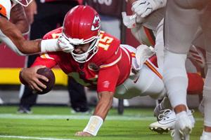 FOOTBALL-NFL-KC-DEN/