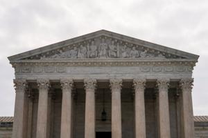 Supreme Court backs Trump's firing of FTC member, overturns precedent