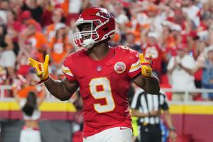 FOOTBALL-NFL-KC-DEN/