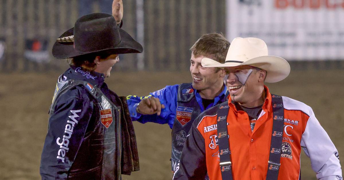 Bull riding shootout highlights Central Wyoming Rodeo