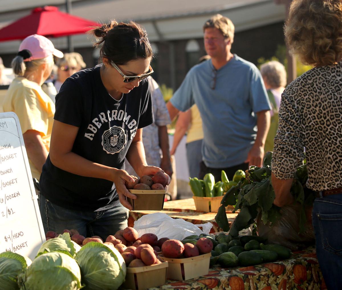 Farmers market in Casper draws crowds Casper