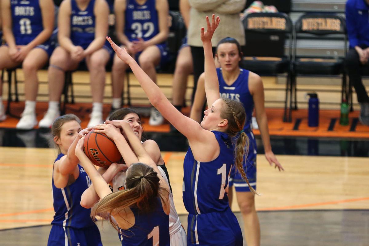 Fillies Late Run Not Enough As Thunder Basin Pulls Away Girls
