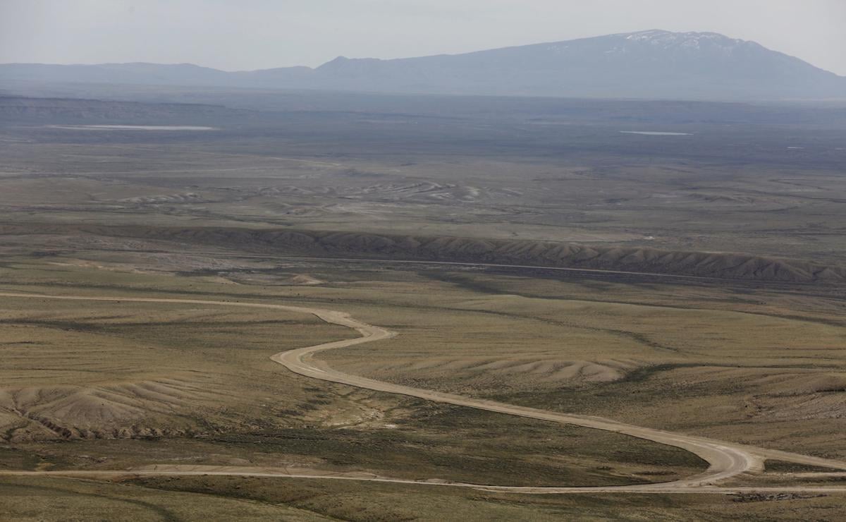 Transmission line to carry wind energy to California clears last