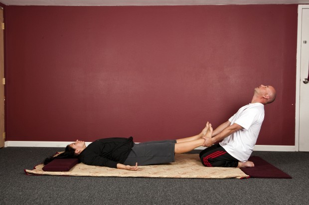 Thai Yoga 1. Palming Feet 