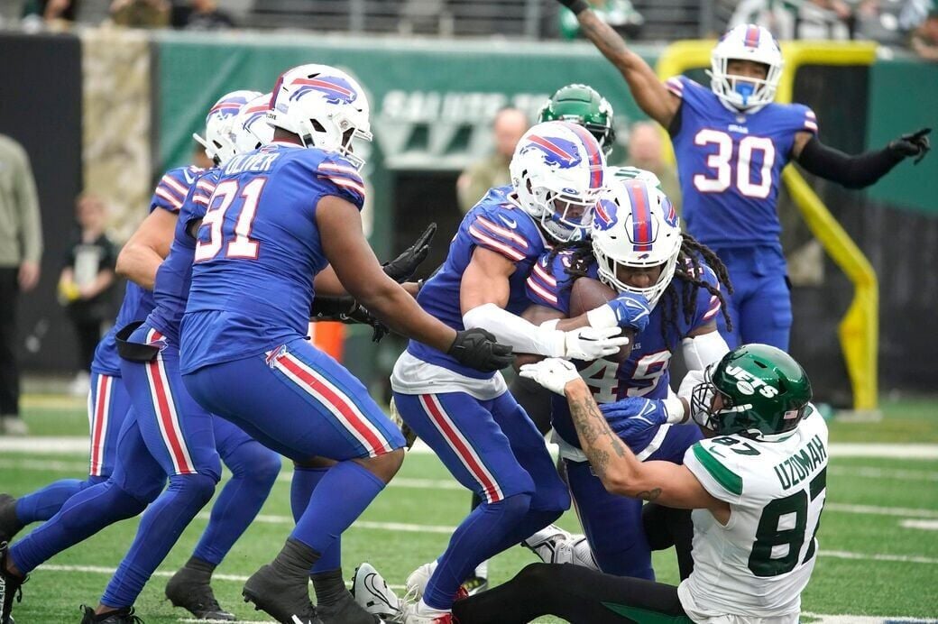 Former Wyoming QB Josh Allen injured during Buffalo Bills' brutal