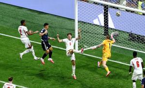 SOCCER-WORLDCUP-ENG-ARG/