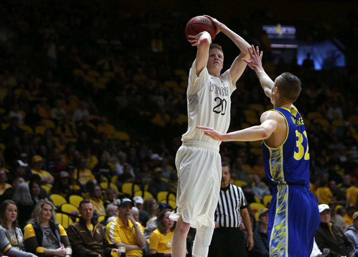 Six Score In Double Figures As Wyoming Men S Basketball Tops Last