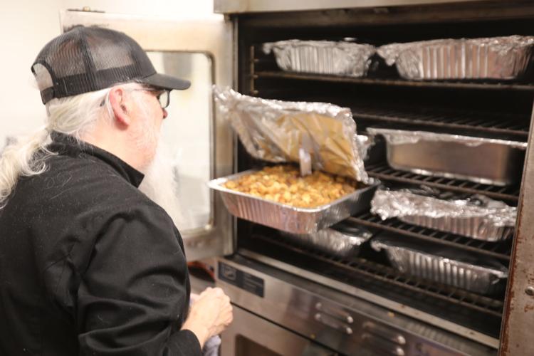 Wyoming Elks lodge feeds hundreds for Thanksgiving