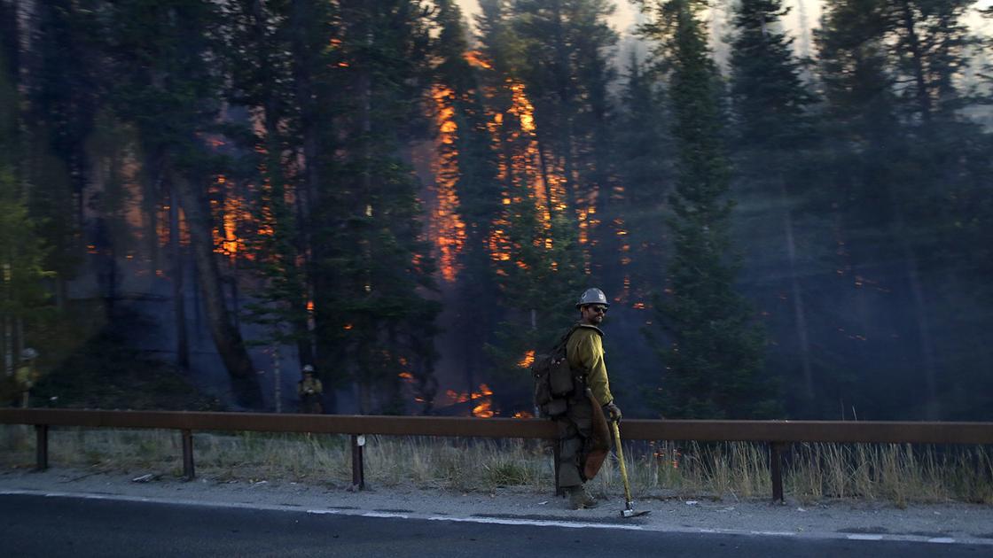 Photos: The Roosevelt Fire becomes highest priority wildfire in the Photos: The Roosevelt Fire becomes highest priority wildfire in the