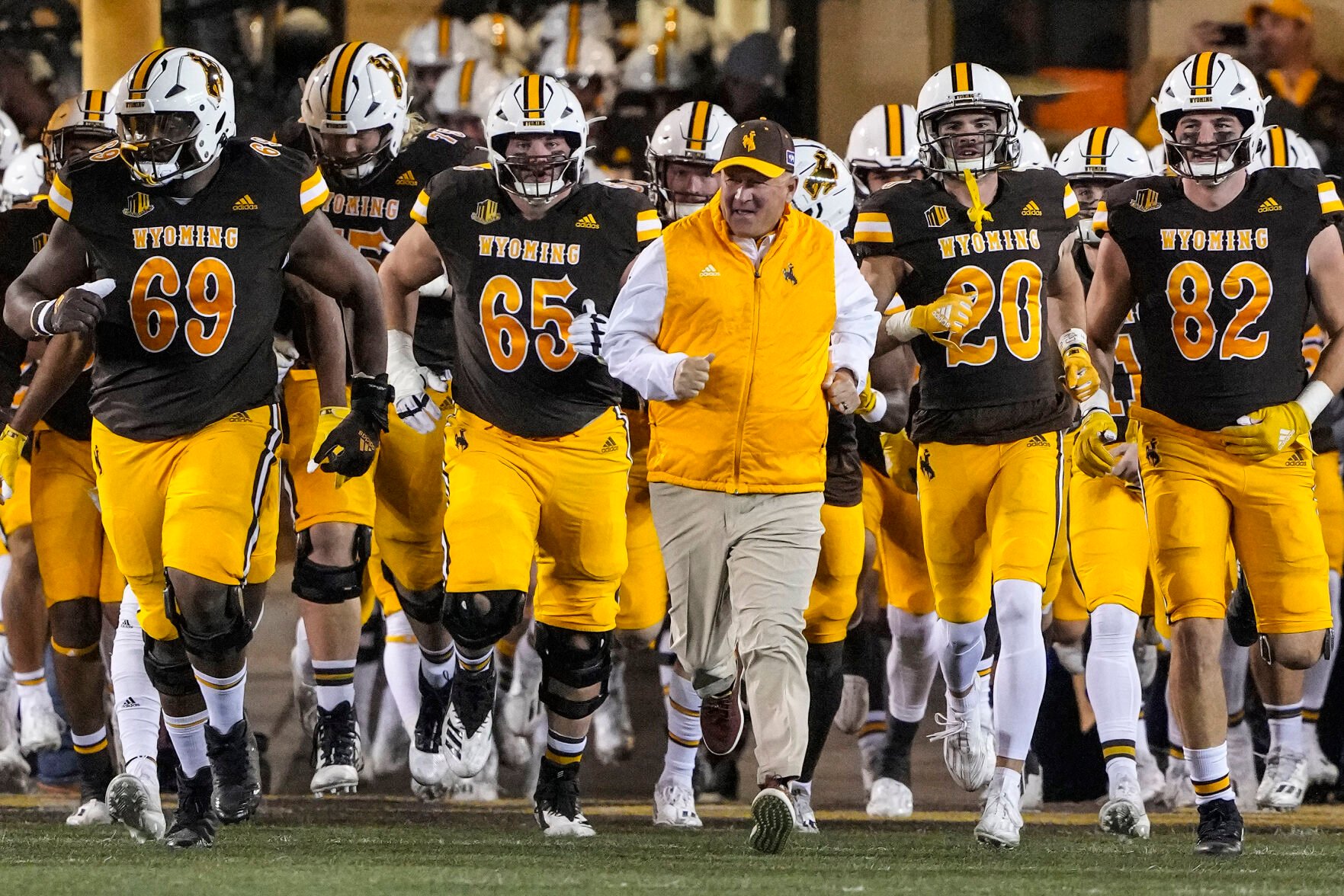 Wyoming football deals roster