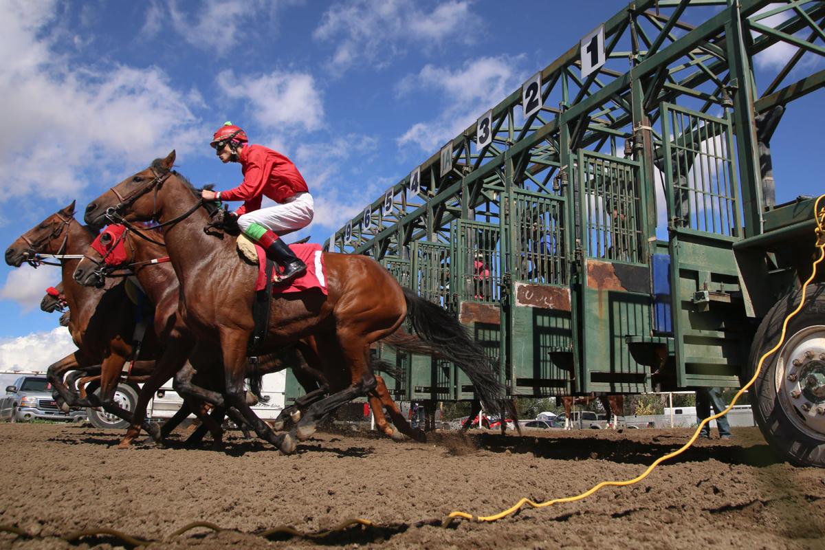 Photos Horse racing returns to the track in Casper