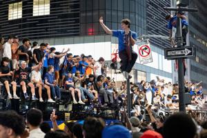 BASKETBALL-NBA-SAS-NYK/NEWYORK-FANS