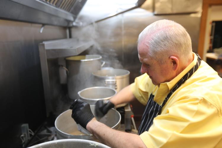 Wyoming Elks lodge feeds hundreds for Thanksgiving