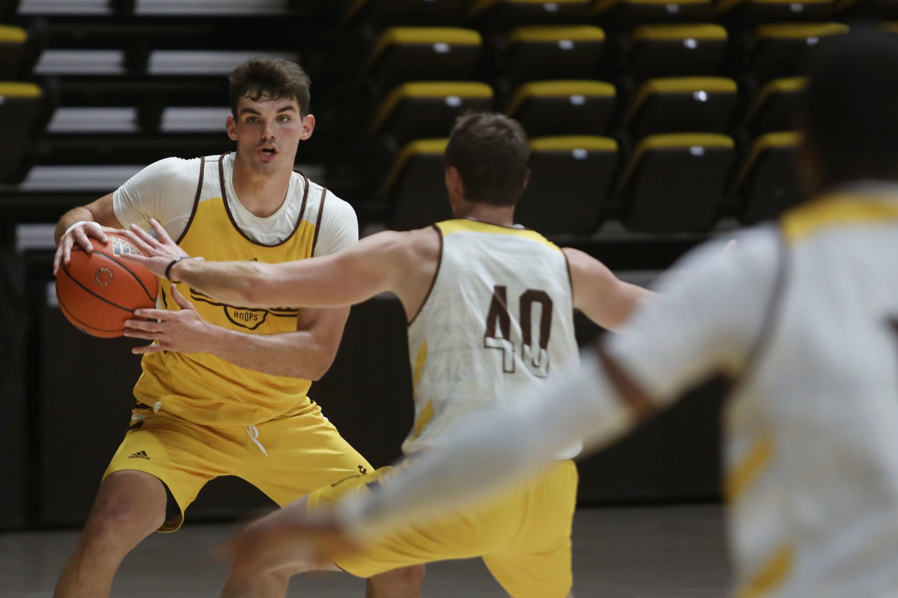 university of wyoming basketball roster