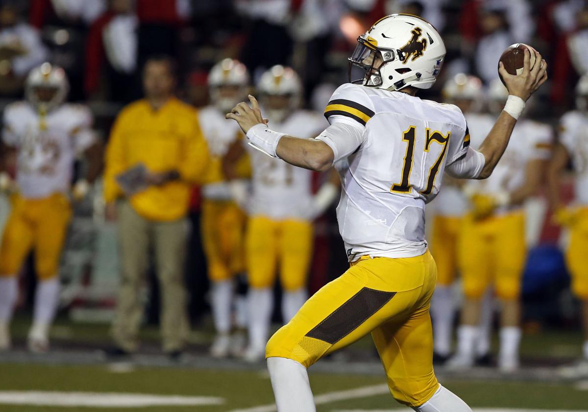 Nfl Buzz Surrounds Wyoming Qb Josh Allen In Run Up To 2017 Season Football Trib Com