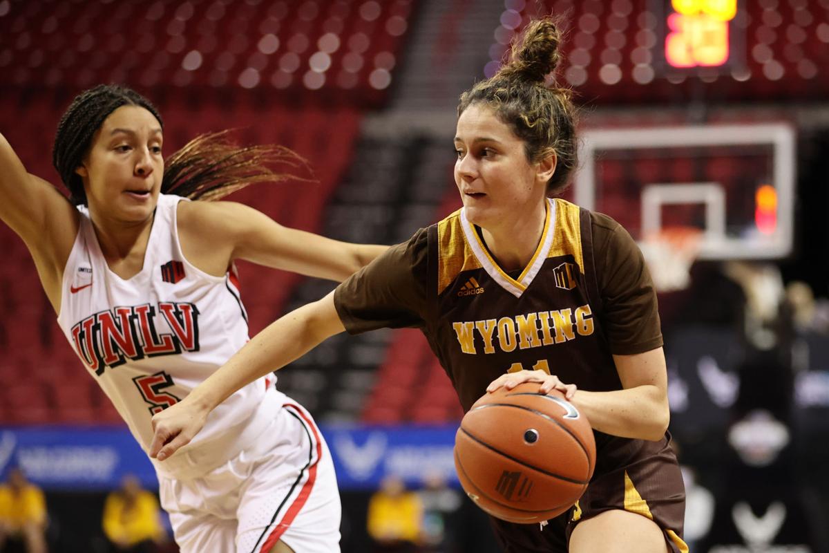 UW-UNLV women's tourney hoops