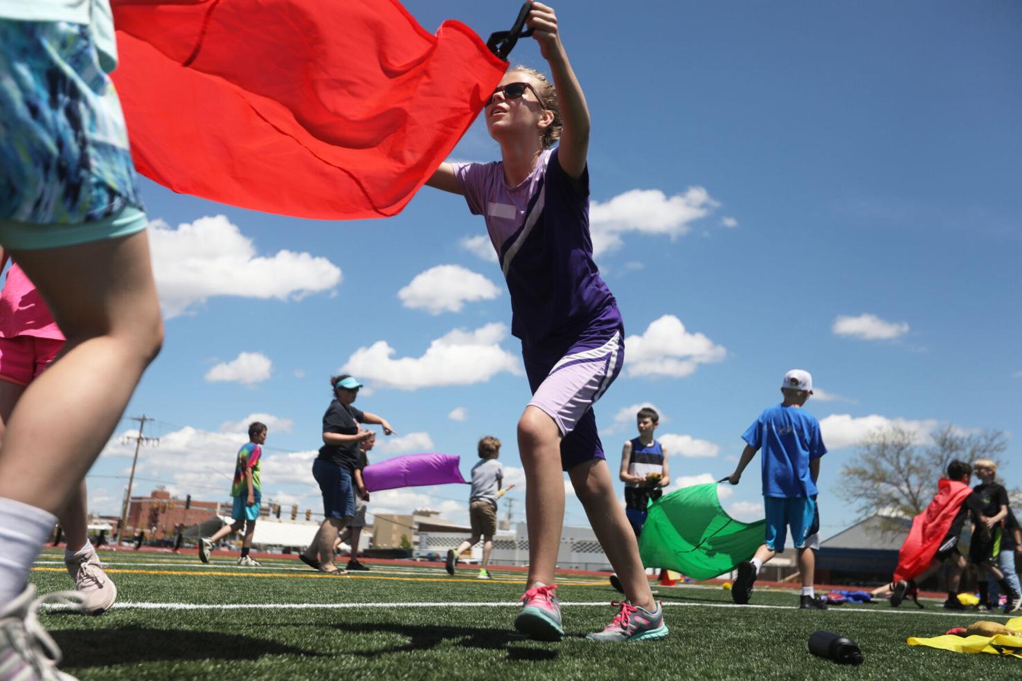 PHOTOS Oregon Trail Elementary School's track day