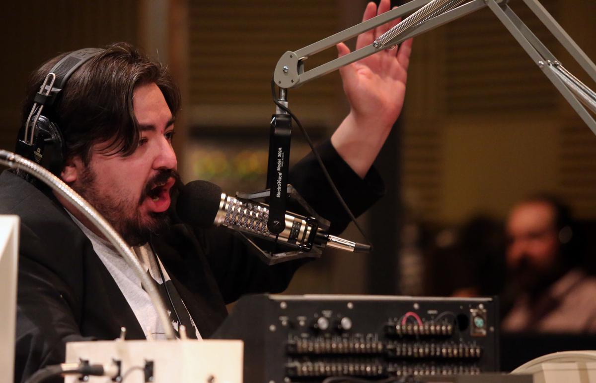 Audience gets a look inside the studio for 'Talk Radio ...