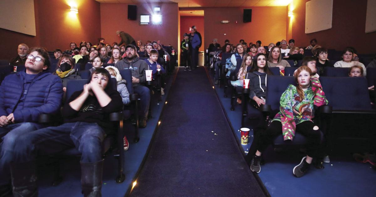 Crowds greet reopening of Buffalo’s only movie theater | Wyoming News Crowds greet reopening of Buffalo’s only movie theater | Wyoming News