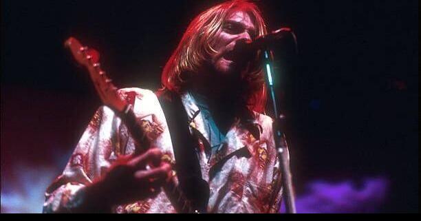 Kurt Cobain’s smashed guitar sells for nearly $600,000->すべての結果