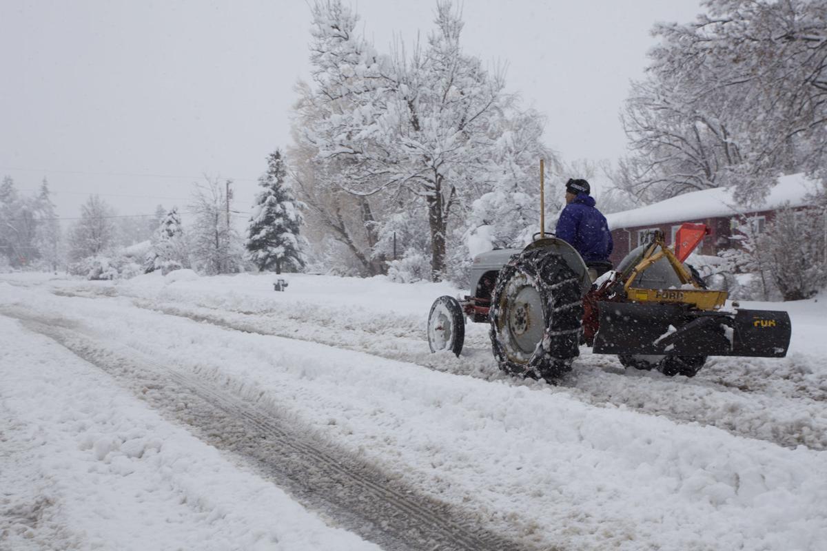 Spring blizzard blankets Wyoming, sets record, closes schools and