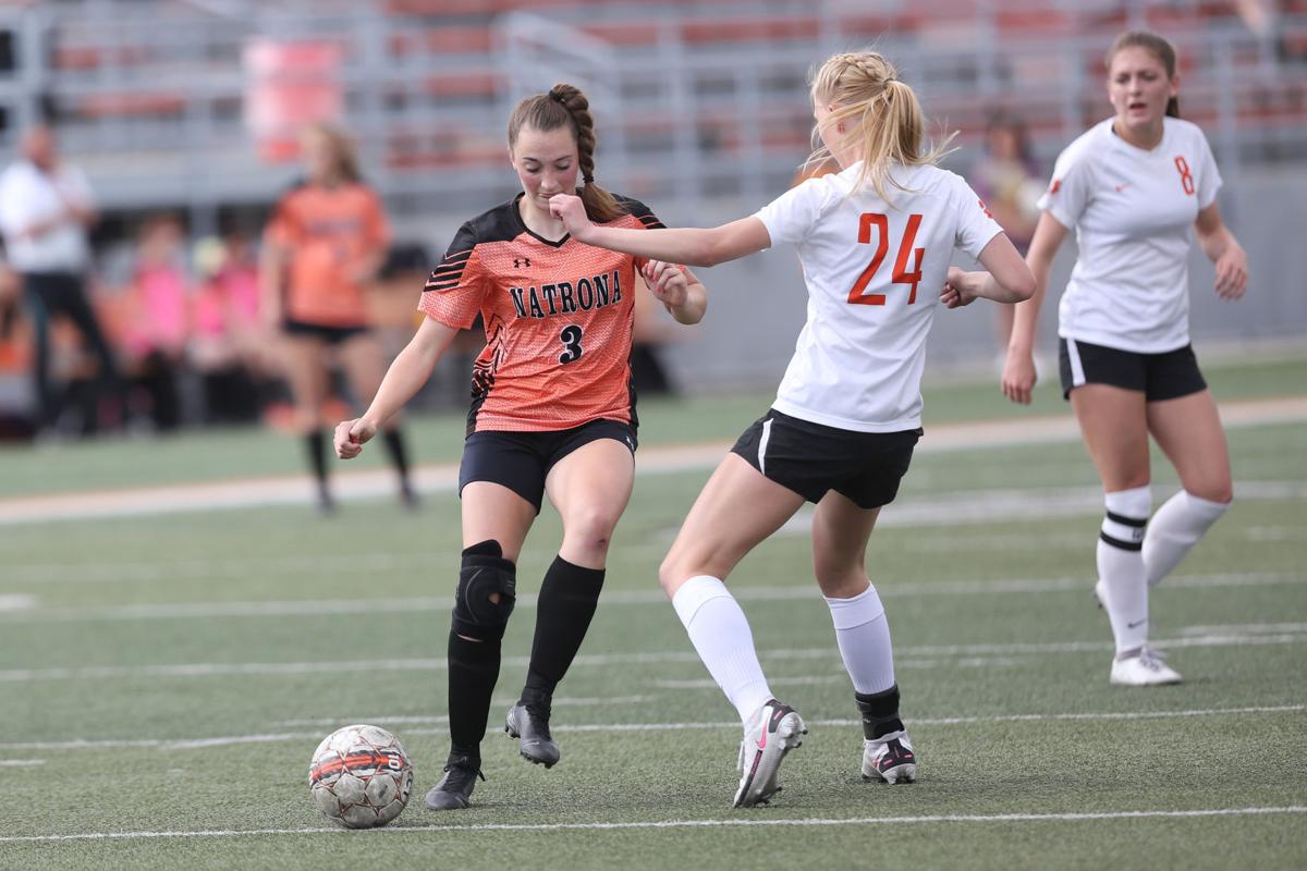 Natrona County s Katelynn Campbell Hudson Santistevan Sign Letters Of 