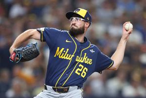 BASEBALL-MLB-TB-MIL/