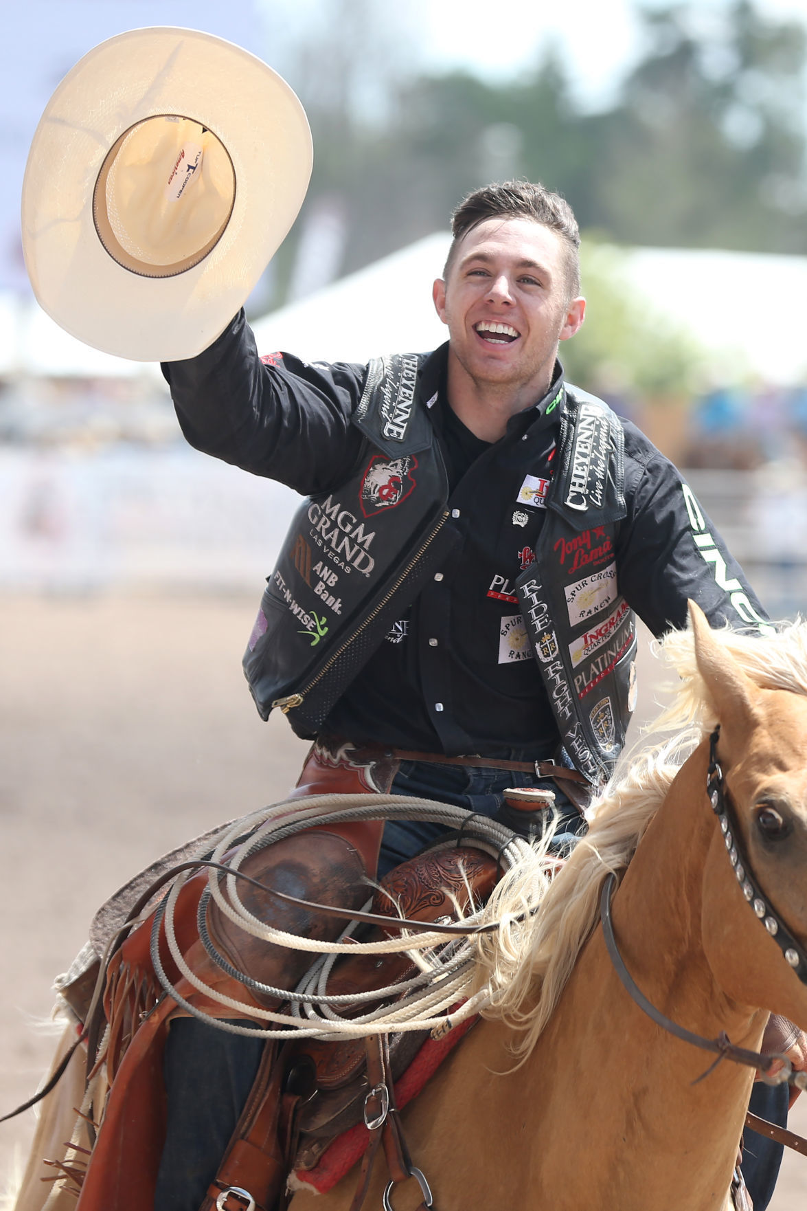 Hillsdale s Brody Cress moves into second in the average at NFR