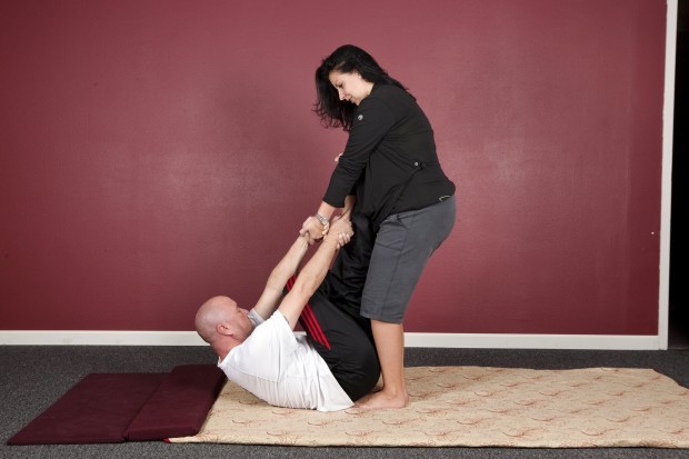 Thai Yoga 4. Cross legged Pull-up 