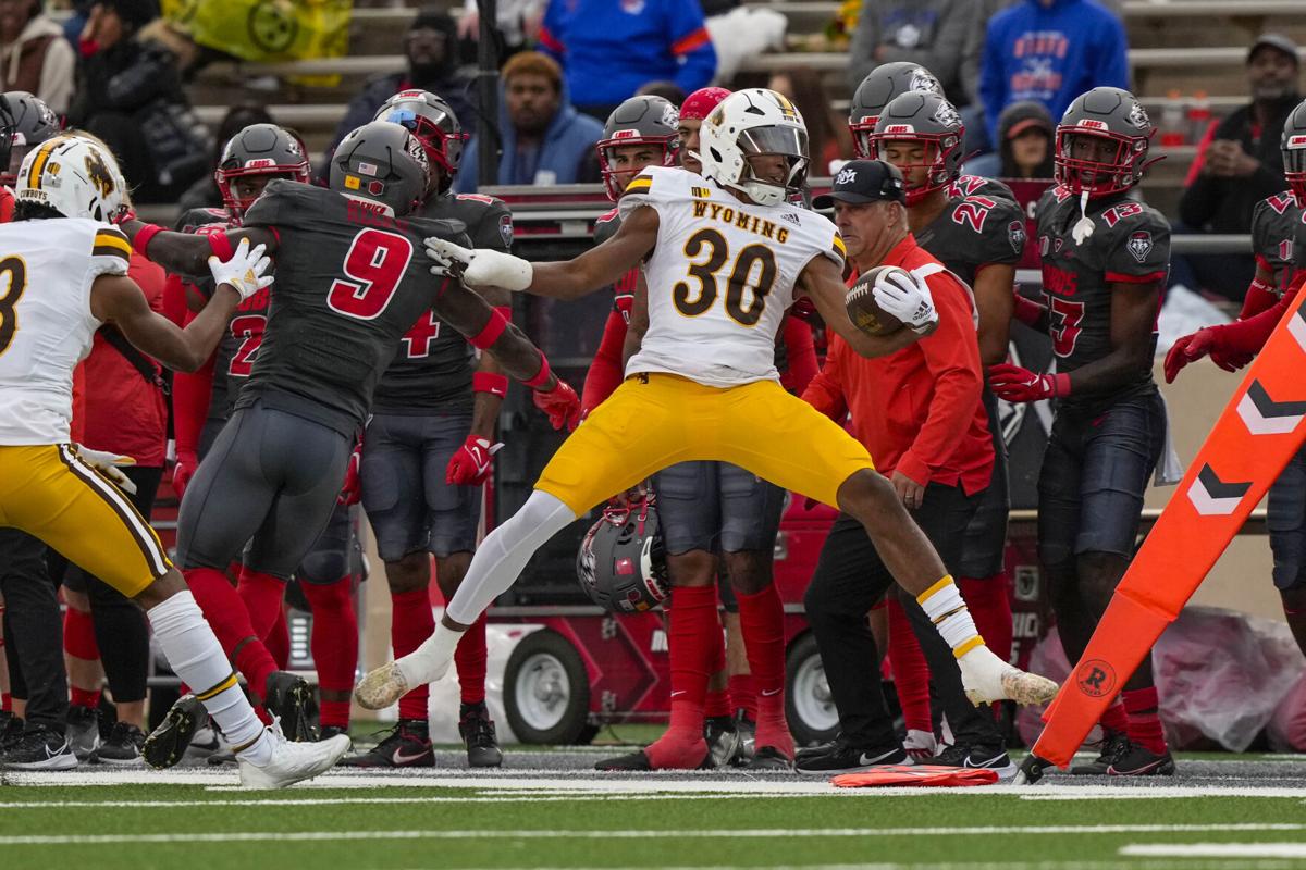 wyoming-cowboys-depth-at-running-back-being-tested