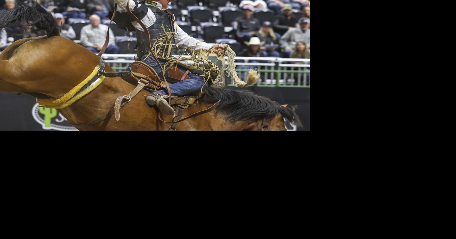 Wyoming Cowboy rookie Traven Sharon works hard; pushes for CNFR title