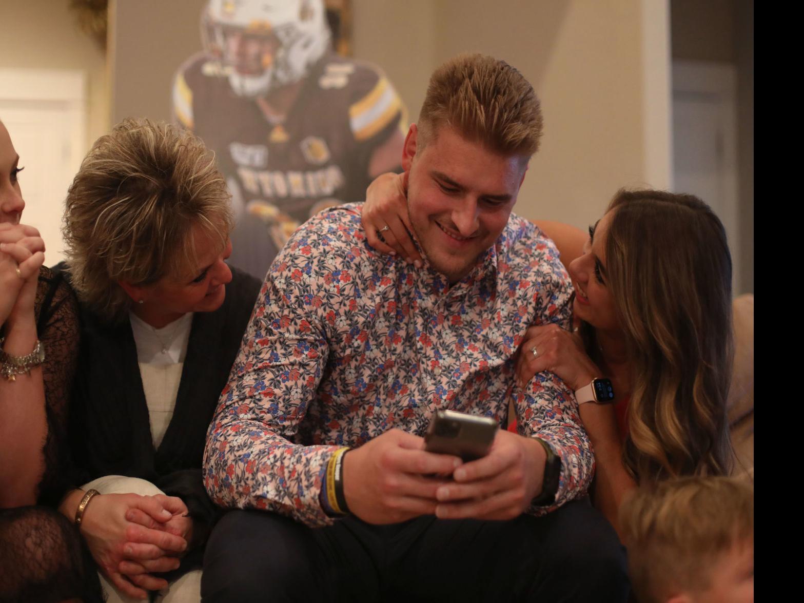 Inside The Nfl Draft Experience That Ended With Logan Wilson Getting The Call Of His Life Casper Trib Com