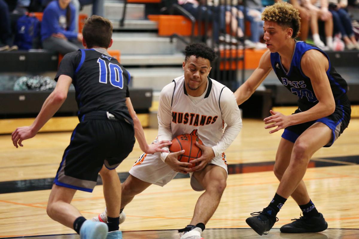 Mckale Holte S Hot Hand Guides Thunder Basin To Road Win Over