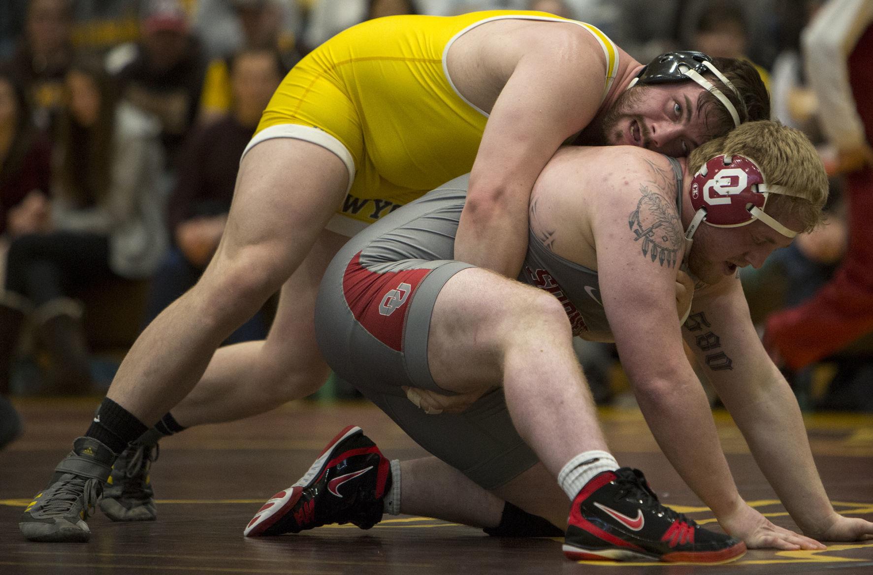 Wyoming wrestling dominates No. 25 Utah Valley 384 Pokes Authority