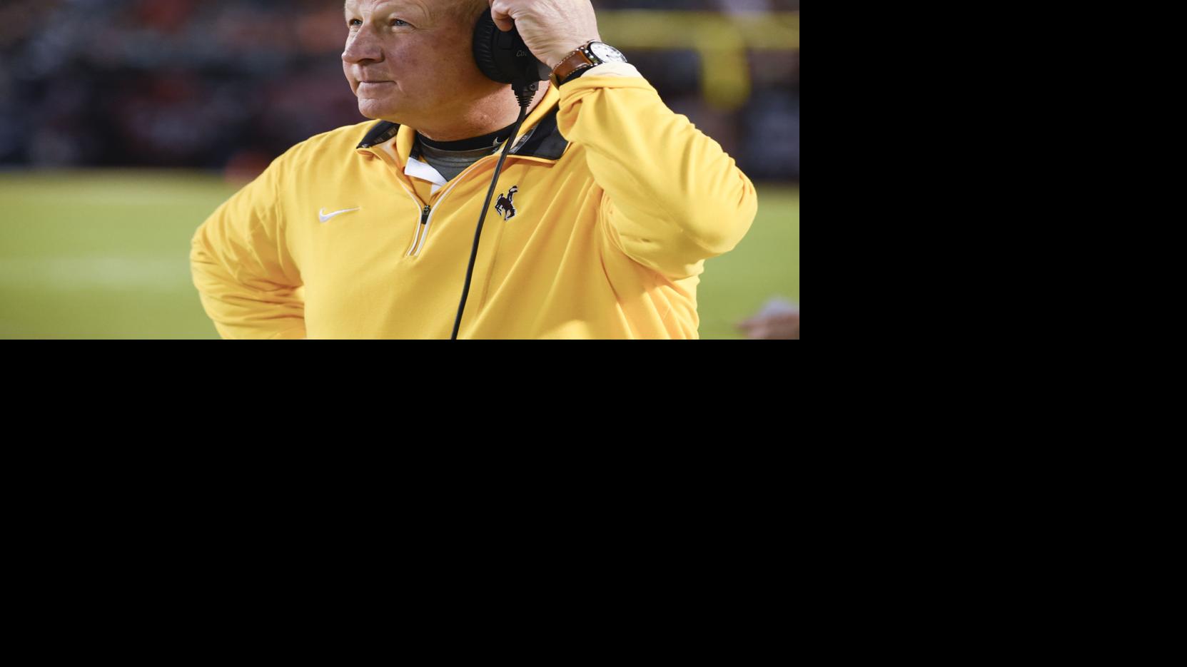 Uw Athletic Director Defends Football Coach S New Salary Wyoming