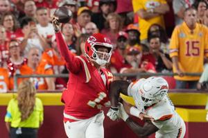 FOOTBALL-NFL-KC-DEN/