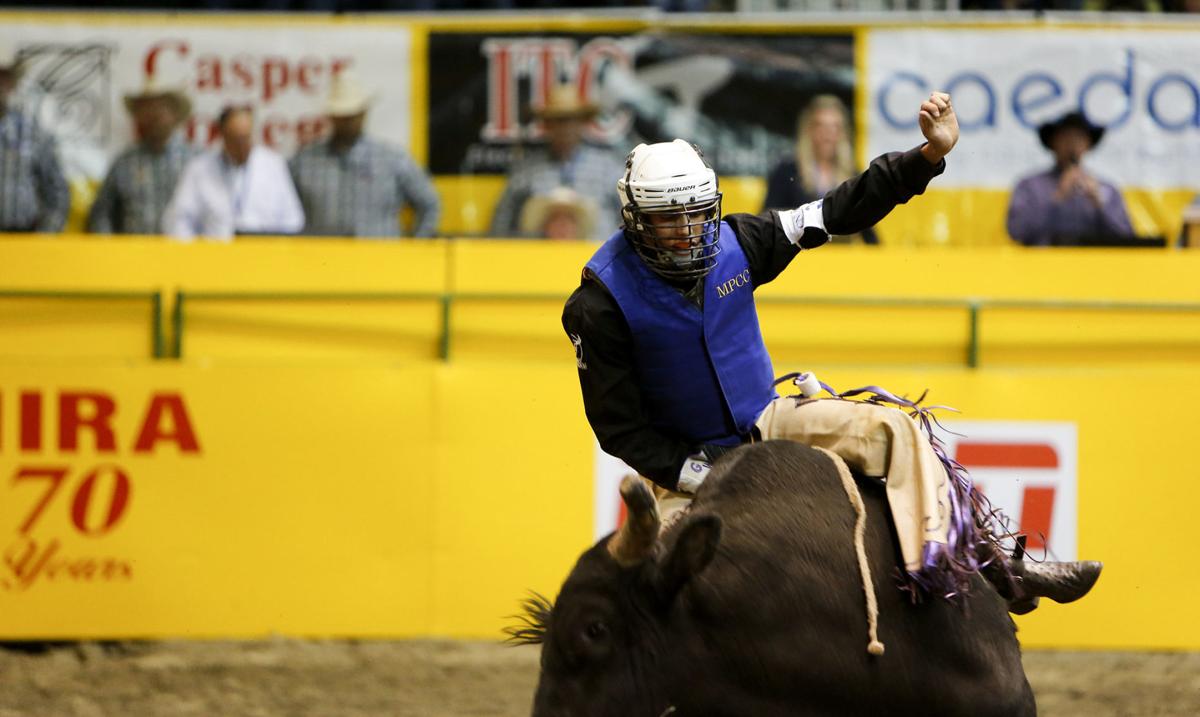 Mid Plains Wickett Plays It Safe Declines Bull Re Ride At Cnfr