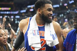 BASKETBALL-NBA-SAS-NYK/