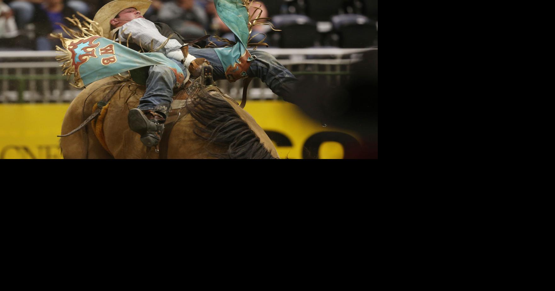 Bareback bronc riders get 2021 CNFR started with strong showing