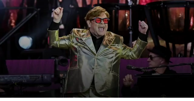Sir Elton John says goodbye to fans at farewell tour->その他の画像